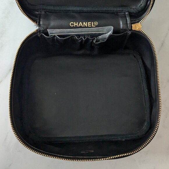 CHANEL Timeless Vanity Cosmetic Case Black Caviar Leather Gold Medium - Picture 9 of 13